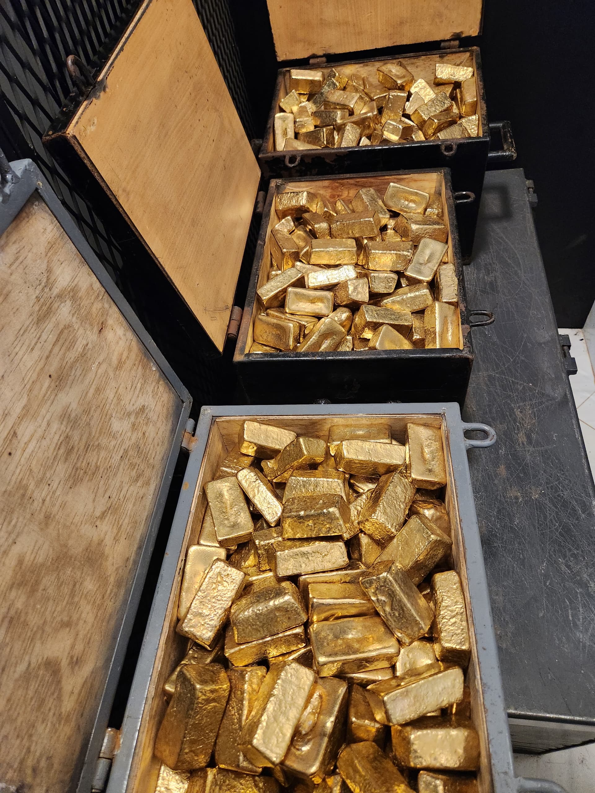 where to buy gold in hong kong